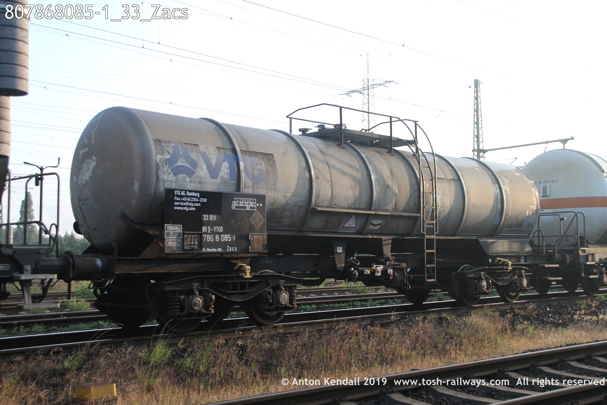 807868085-1_33_Zacs.JPG